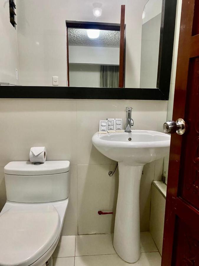 Hotel Plaza Teatro Chiclayo Bagian luar foto